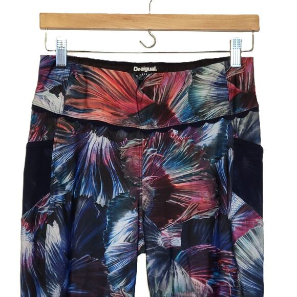 Desigual 3/4 Sport Leggings Capri Women's Size XL Workout Gym Mesh Colorful - Picture 4 of 11